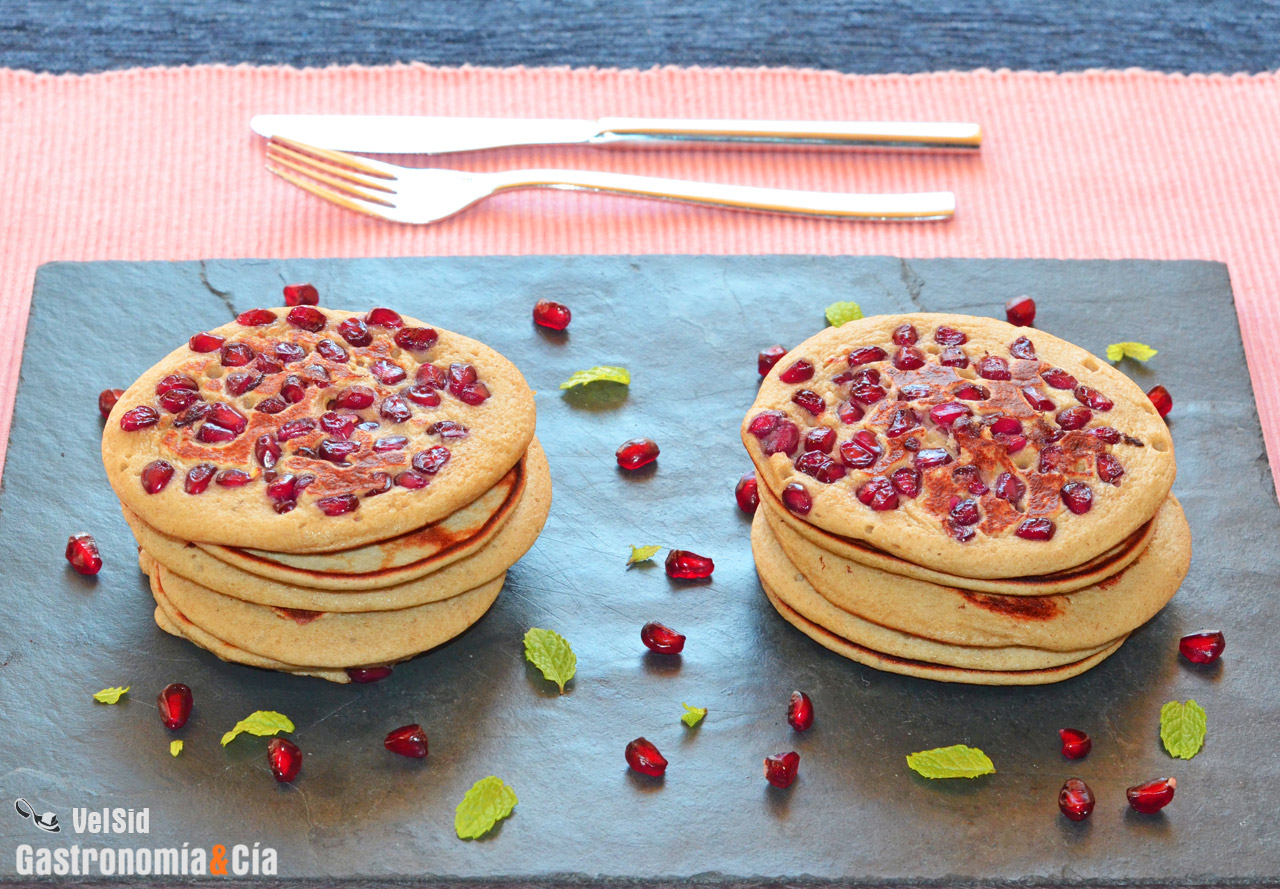 Tortitas de avena con granada (sin azúcar)