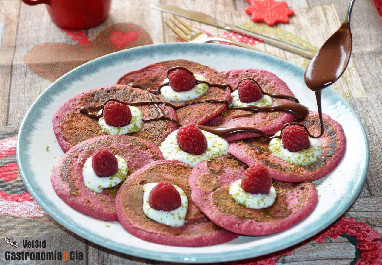 Tortitas de avena, frambuesa y remolacha