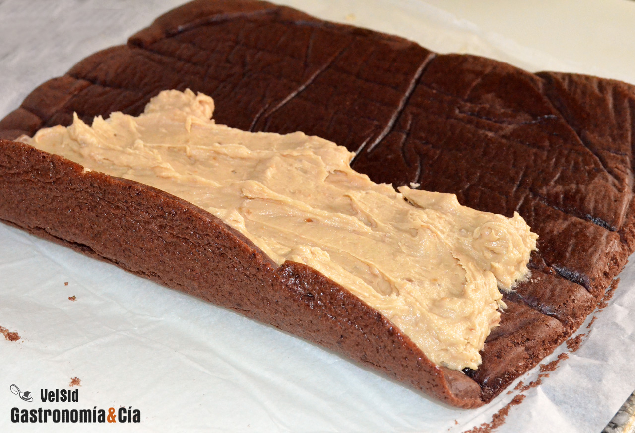 Tronco de Navidad de turrón de Jijona y chocolate