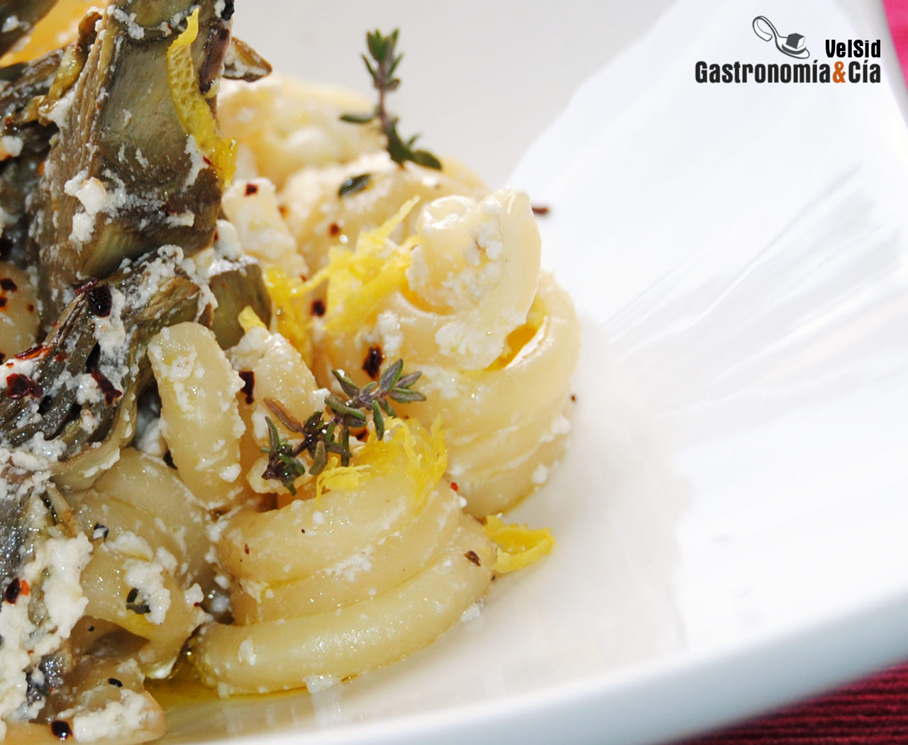 Trottole con alcachofas y requesón