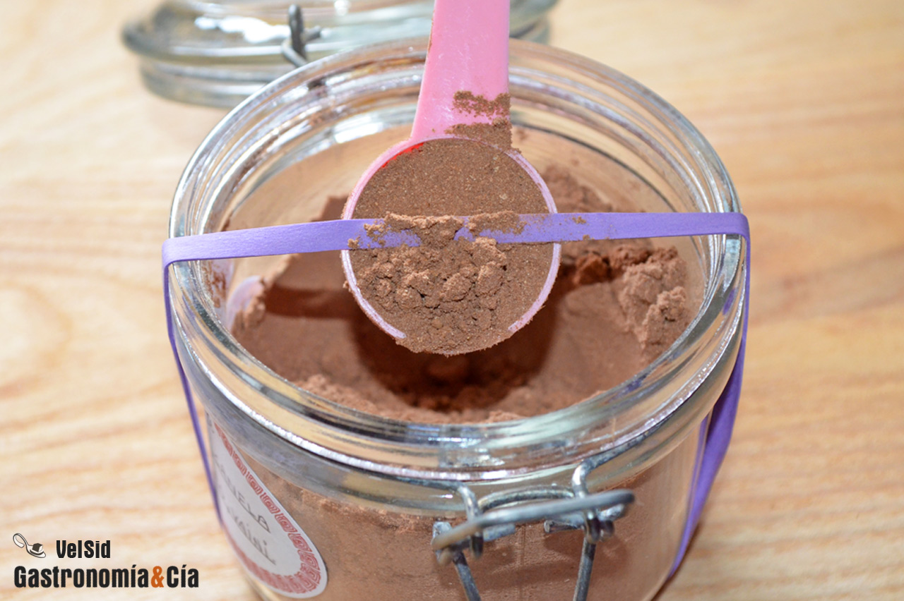 Cómo coger una cucharada rasa de ingredientes secos