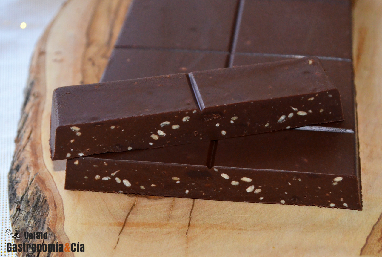 Turrón de chocolate y cacahuete crujiente