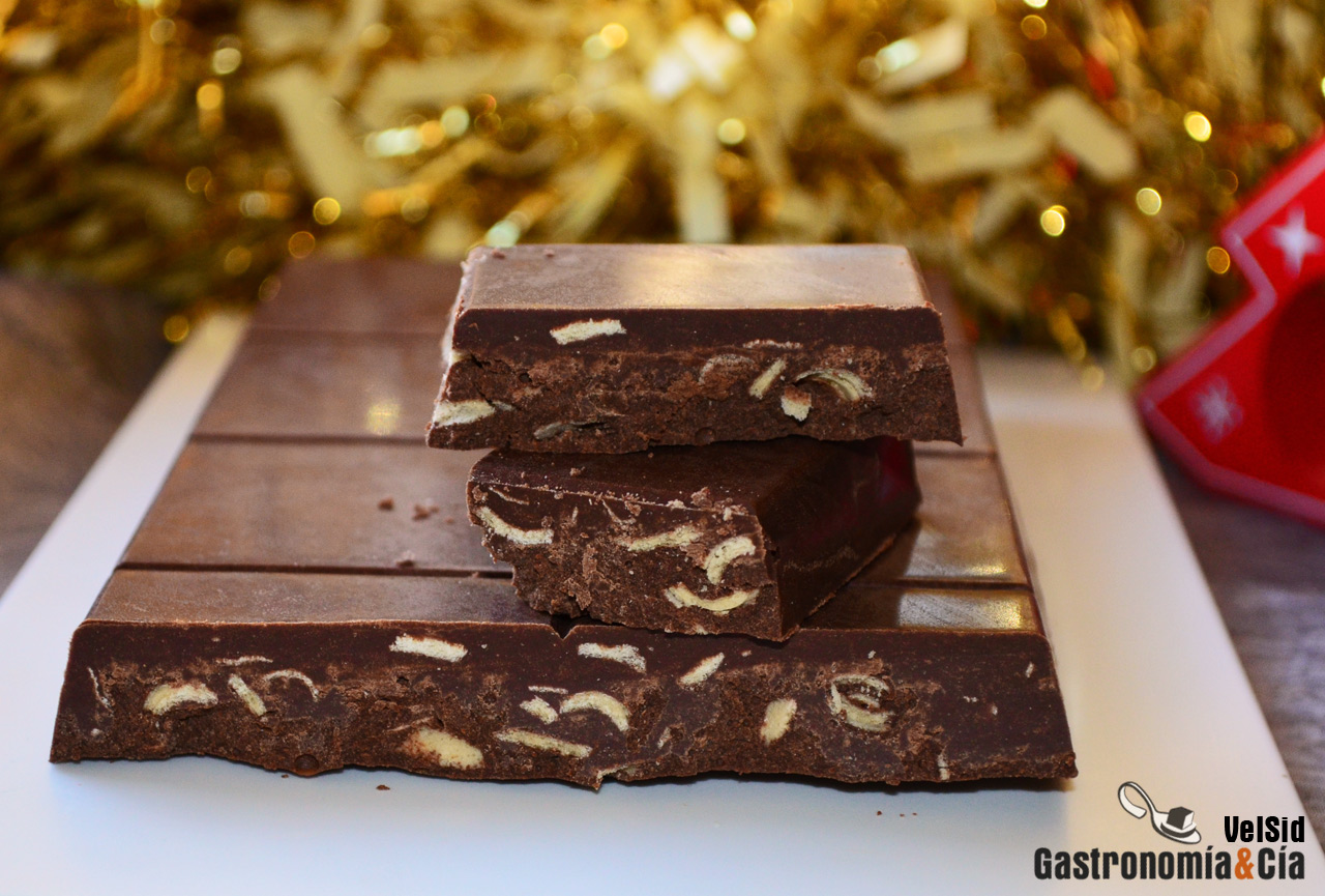 Turrón de Jijona, chocolate y barquillos