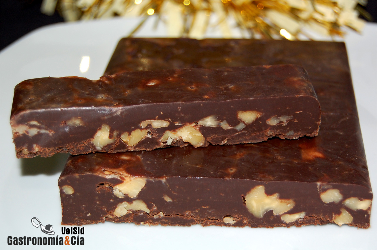 Turrón de chocolate y nueces