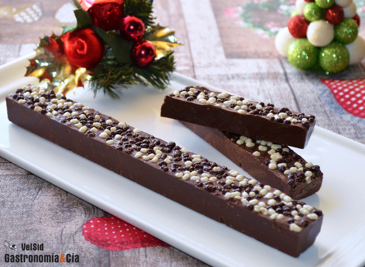 Turrón de chocolate rico en proteínas y sin azúcar