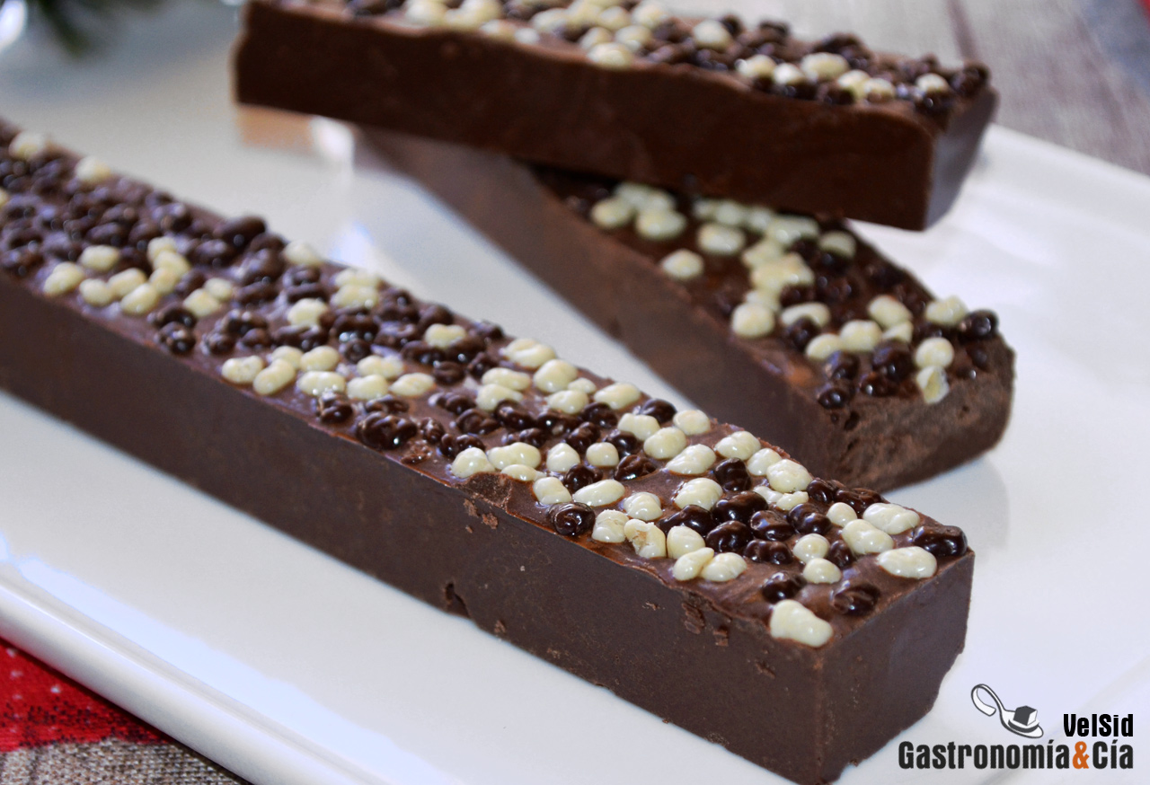 Turrón de chocolate rico en proteínas y sin azúcar