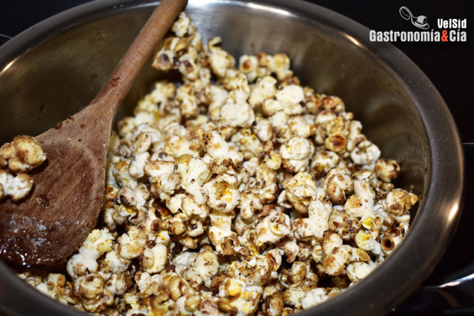 Palomitas de maíz dulces con especias