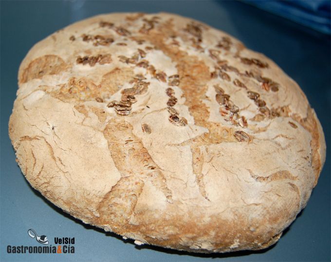 Pan de centeno, comino y pipas de calabaza