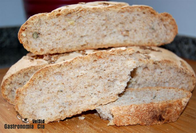 Pan de centeno, comino y pipas de calabaza