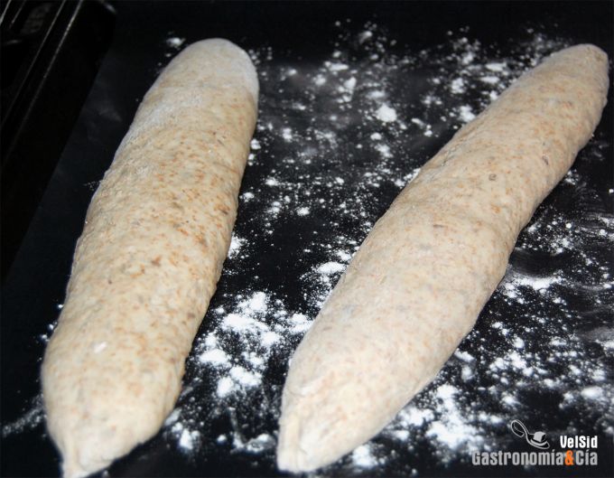 Pan integral con pipas de girasol y semillas de lino