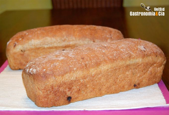 Pan de molde con pasas y yogur