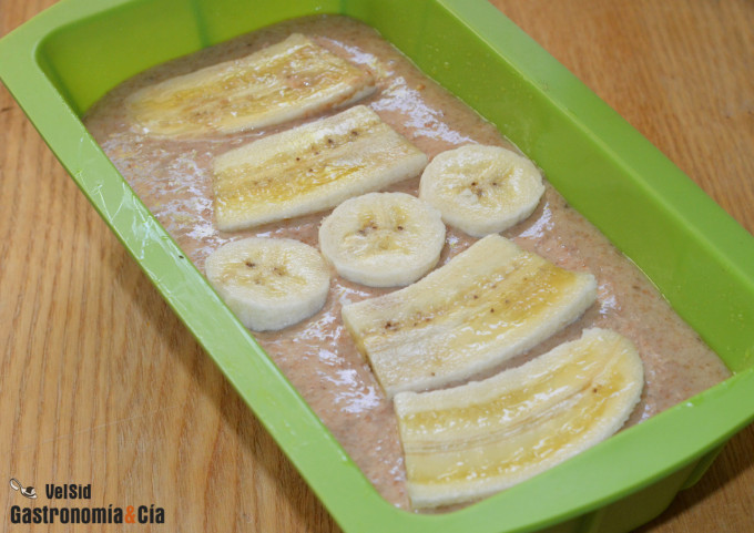 Prepara un delicioso bizcocho de plátano en 10 minutos
