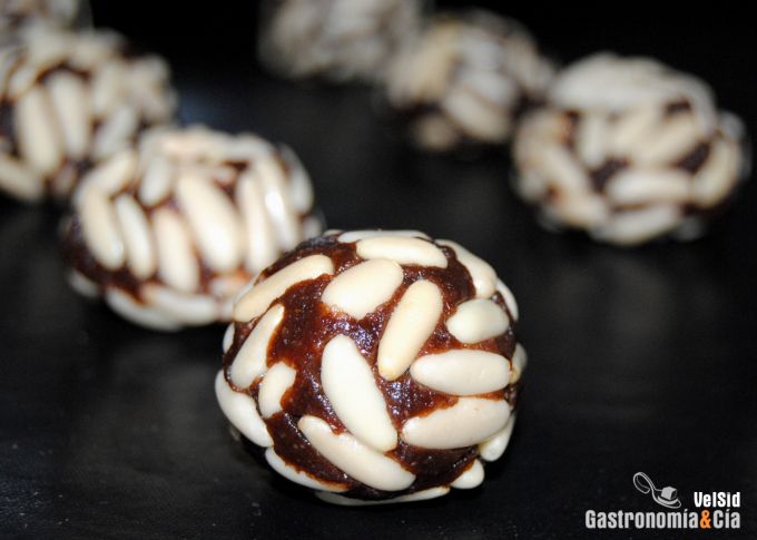 Panellets de chocolate y naranja