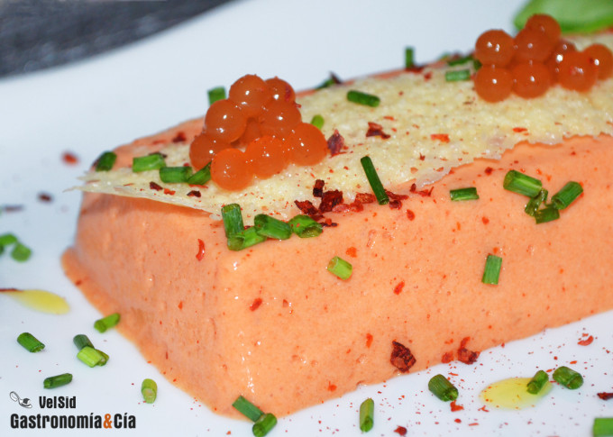 Panna Cotta de pimientos asados con crujiente de queso