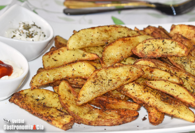 Patatas gajo con piel y muchas especias 