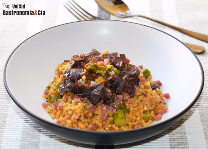 Pasta grattata con Portobello, jamón y trufa negra