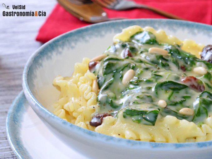Pasta mafalda con bechamel de espinacas