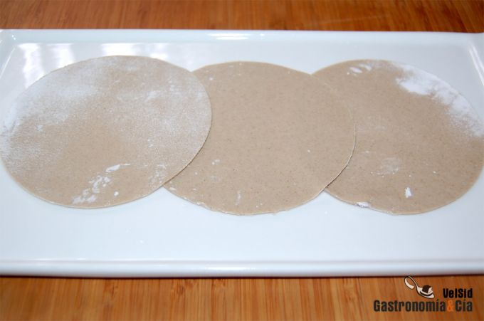 Cómo hacer pasta de trigo sarraceno
