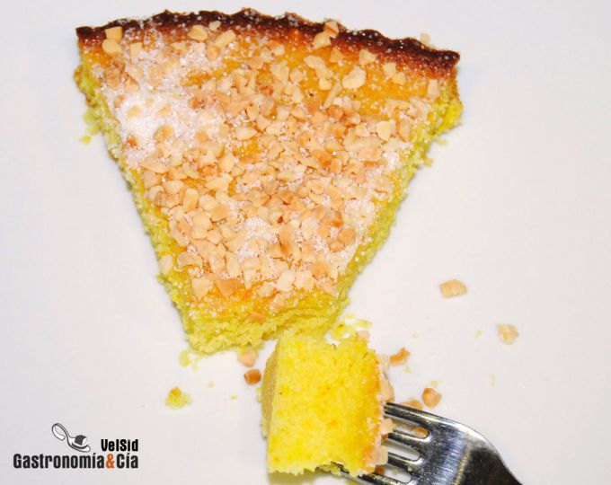 Pastel de sémola con almendras