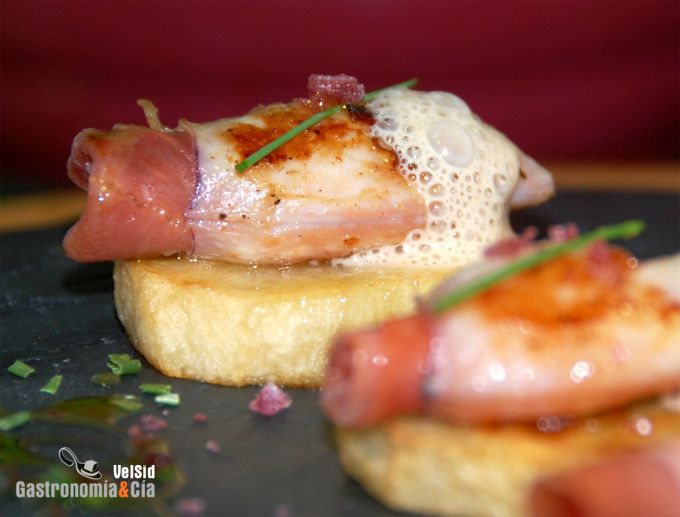 Patata confitada con chipirón relleno de jamón y aire d