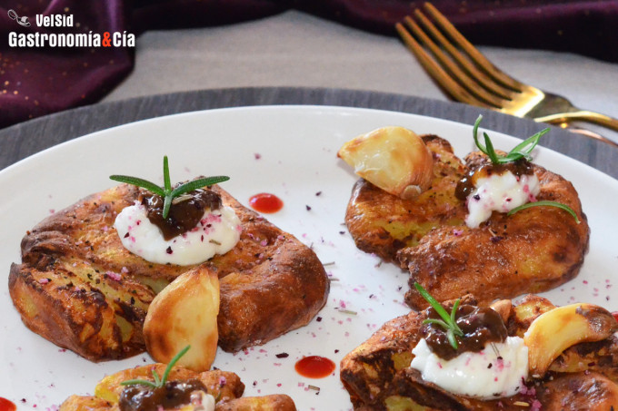 Patatas crujientes con alioli y confitura de boletus