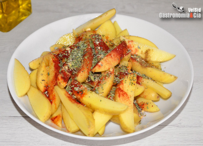 Patatas gajo con especias en freidora de aire