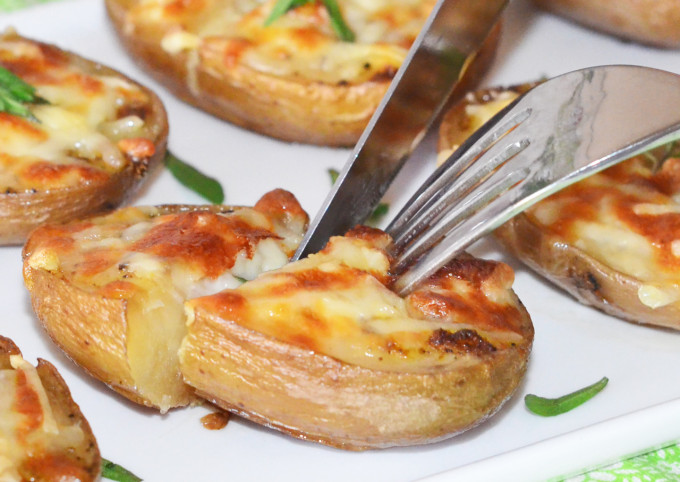 Patatas al horno gratinadas, con clavo y estragón