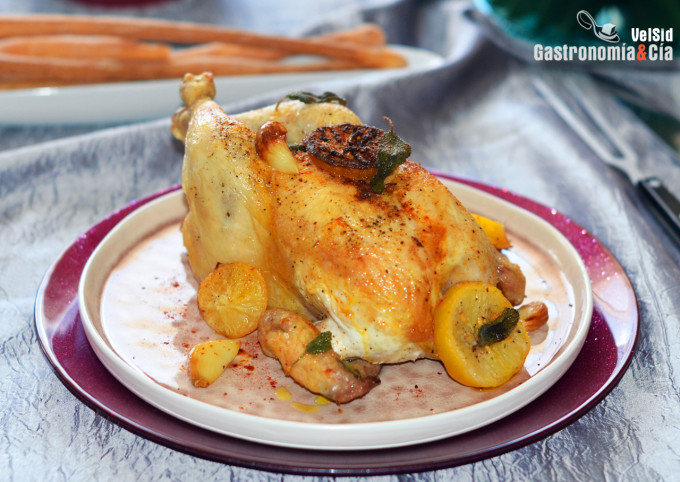 Pollo picantón con salvia y limón encurtido