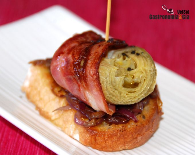 Pincho de alcachofa y bacon