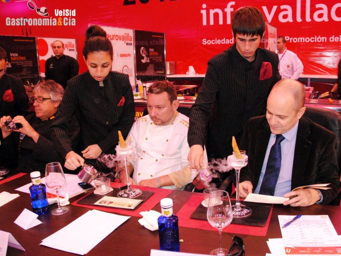 Los chicos de la escuela hacen un gran trabajo en el co