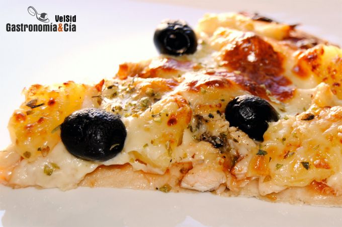 Pizza de pavo y piña