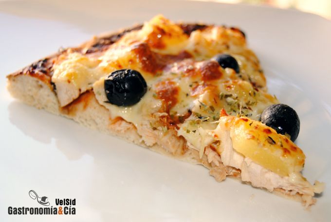 Pizza de pavo y piña