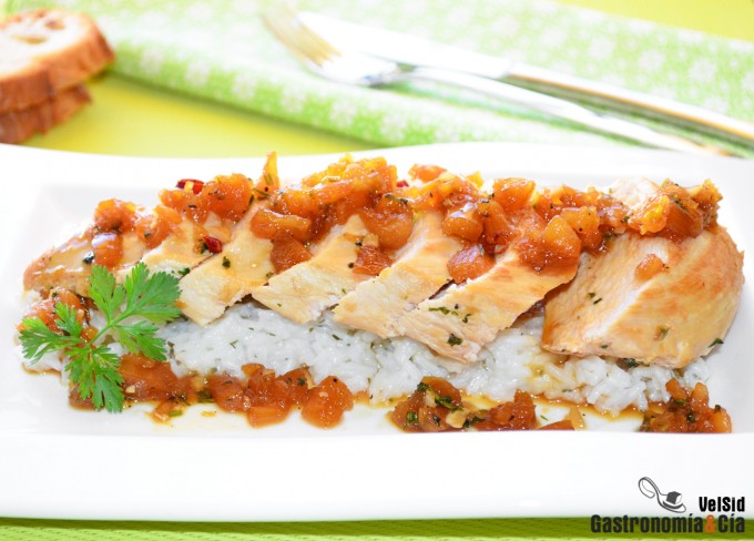 Pechuga de pollo a la plancha con salsa de piña