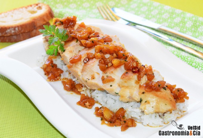 Pechuga de pollo a la plancha con salsa de piña