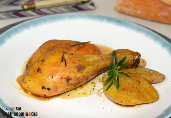 Pollo asado con hierbas aromáticas y especias