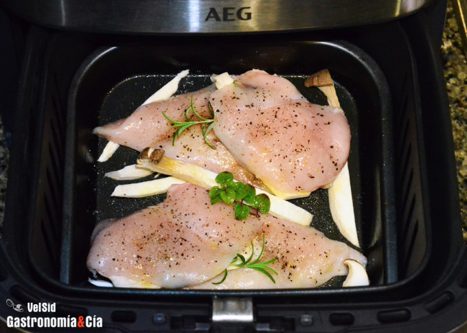 Pechuga de pollo con seta de cardo y romero