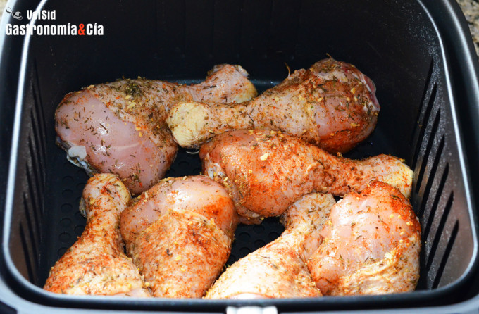 Muslos de pollo especiado con comino y pimentón
