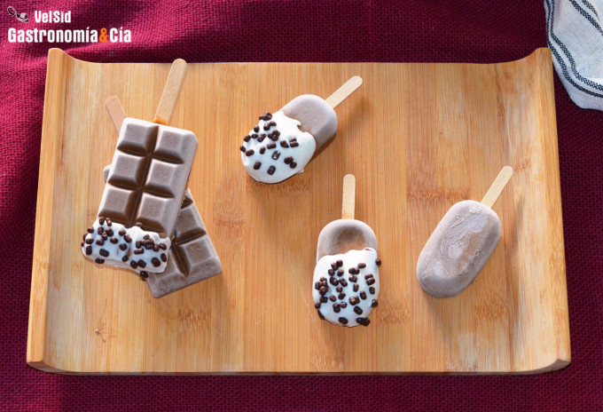 Polos de plátano, avellana y algarroba