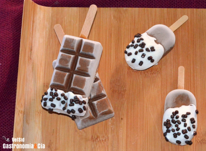 Polos de plátano, avellana y algarroba