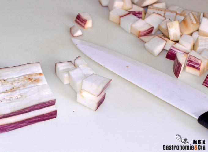 Precocinar la berenjena para hacer platos más saludable