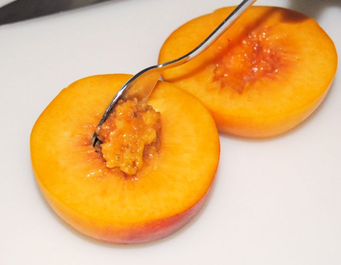 Cómo preparar los melocotones para asar