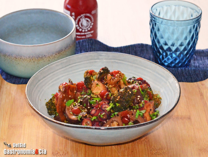 Guiso de pulpo con champiñones, brócoli y raíz de loto