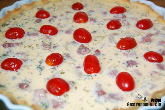 Quiche de queso, tomates y panceta