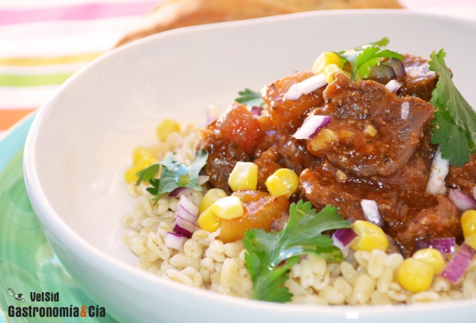 Ragú de ternera y berenjena con trigo tierno
