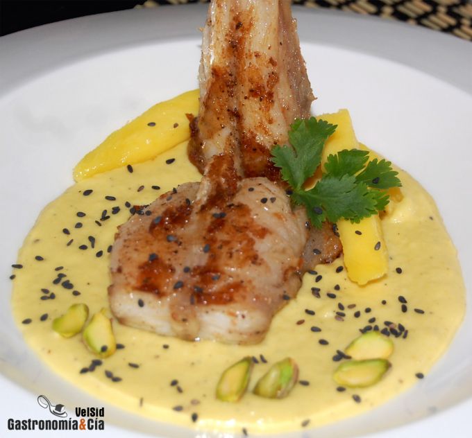 Rape con salsa de mango al curry