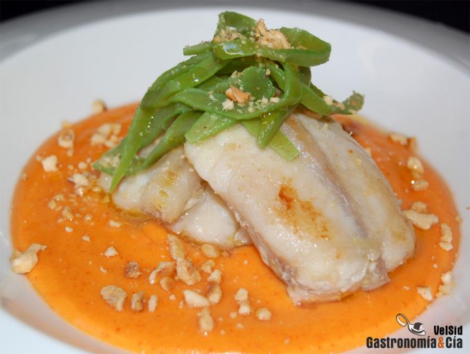 Rape con parmentier de piquillos