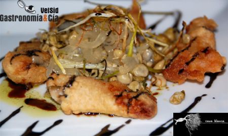 Raviolis de sepia rellenos de langostinos y habitas