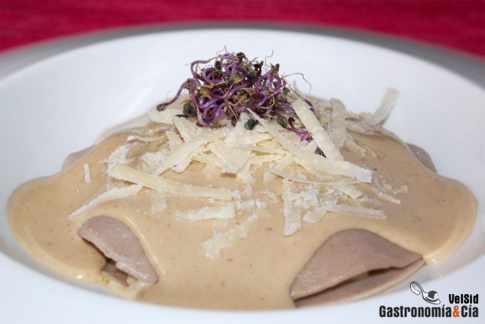 Ravioli de setas y su velouté