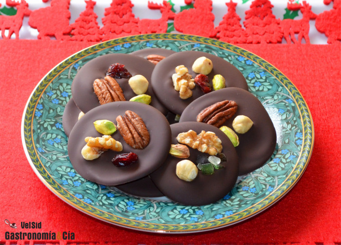 Receta fácil de Mendiants de chocolate para Navidad