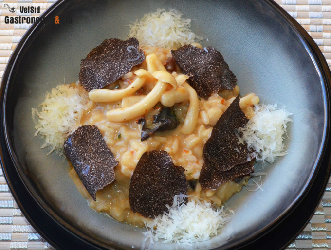 Risotto de setas shimeji y trufa negra